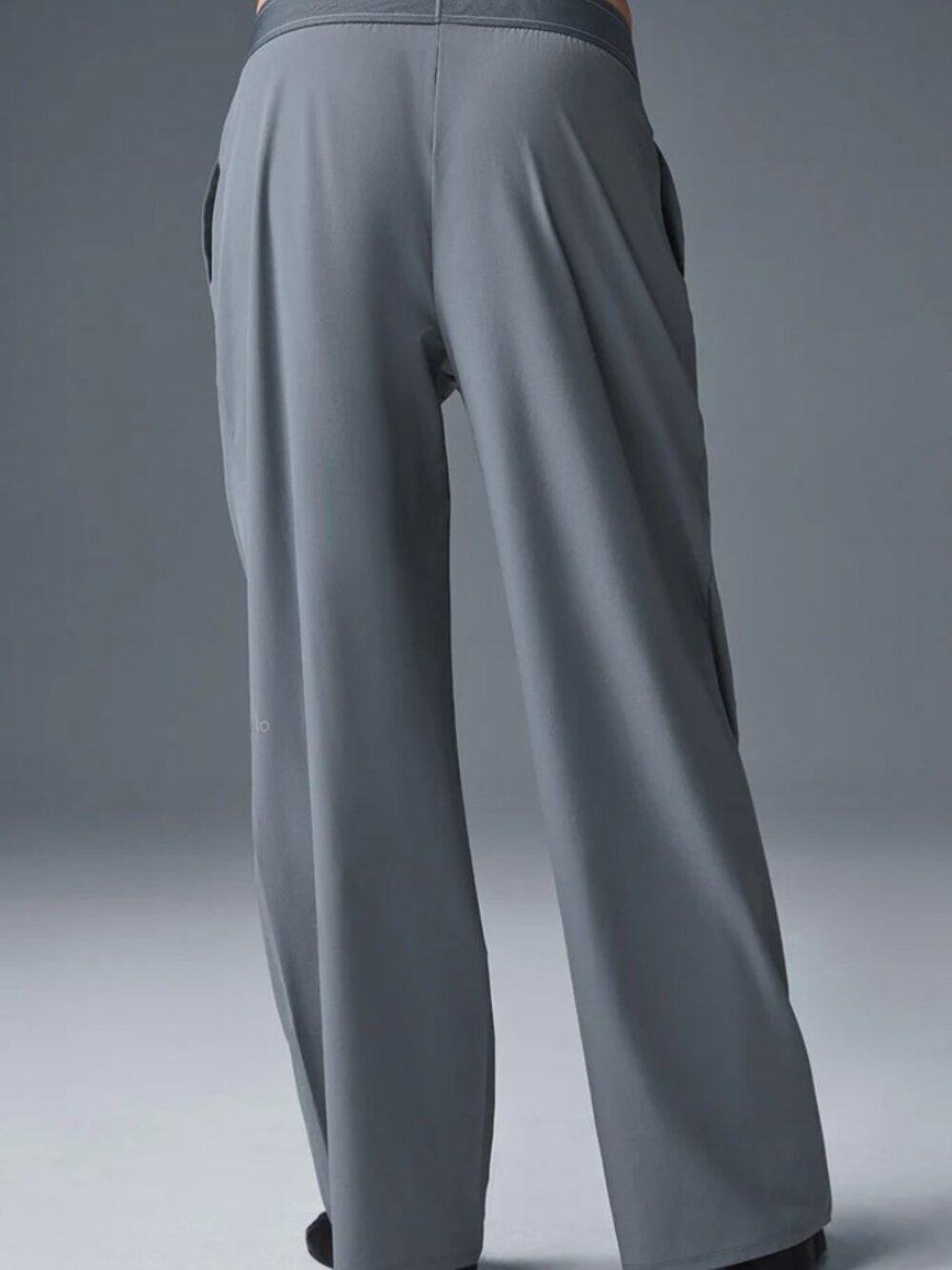 New Alo Yoga steel gray suit pants, a versatile style 🖤🧊30 inches in length - Picture 8 of 8
